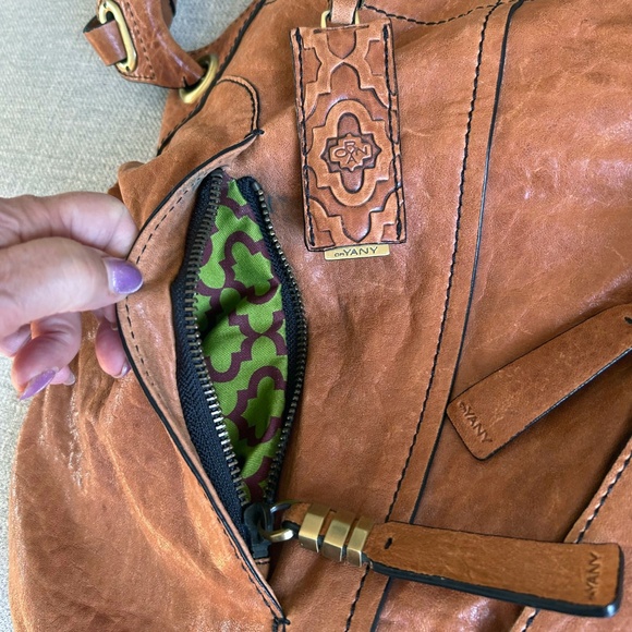 OrYANI Gwen 100% Leather Crossbody / Shoulder bag with handles. - Picture 3 of 14